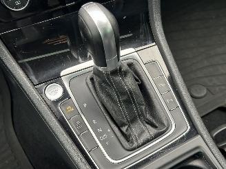 Volkswagen Golf 2.0TDI R-Line picture 12