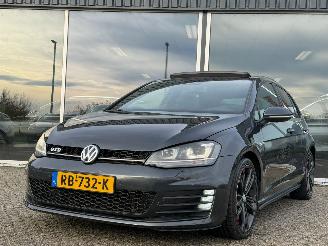 Damaged car Volkswagen Golf GTD SPORT&SOUND DSG PANO 2014/1