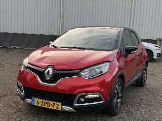 krockskadad bil auto Renault Captur 1.2 TCe Helly Hansen AUTOMAAT NAP 2015/2