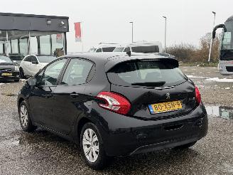 Peugeot 208 1.2 VTi Blue Lease picture 5