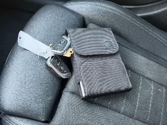 BMW 3-serie 320i High Executive AUTOMAAT/LED picture 21