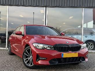 BMW 3-serie 320i High Executive AUTOMAAT/LED picture 2