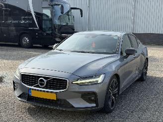Unfallwagen Volvo S-60 S60 2.0 T4 R-Design 2020/3