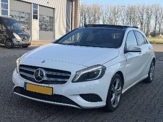 Unfallwagen Mercedes A-klasse A180 AMG PANO/AUTOMAAT 2013/4