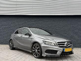 Coche accidentado Mercedes A-klasse A180 BENZINE AMG PANO 2012/10