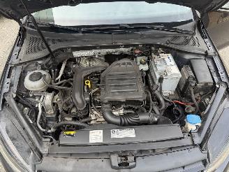 Volkswagen Golf 1.0TSI PANO/DSG picture 10