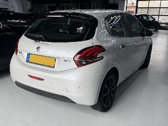 Peugeot 208 1.2 benzine led/navi picture 3