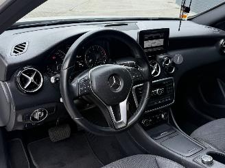 Mercedes A-klasse A200 AUTOMAAT/PANO picture 13