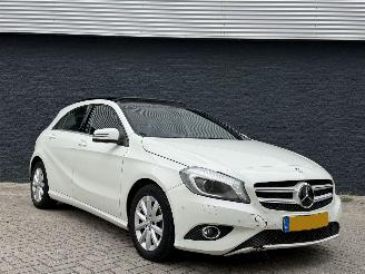 Vaurioauto  passenger cars Mercedes A-klasse A200 AUTOMAAT/PANO 2012/10