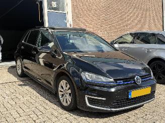 skadebil auto Volkswagen Golf 7 GTE PANO/AUTOMAAT 2015/7