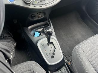 Toyota Yaris Hybrid Design AUTOMAAT picture 11