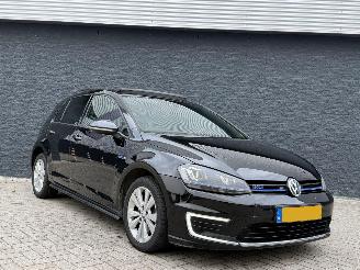 krockskadad bil auto Volkswagen Golf GTE PANO/DSG 2015/7