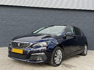 Voiture accidenté Peugeot 308 1.2 BENZINE AUTOMAAT/GLASDAK 2018/3