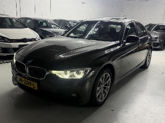 uszkodzony samochody osobowe BMW 3-serie 330e automaat/panoramadak/led 2016/3