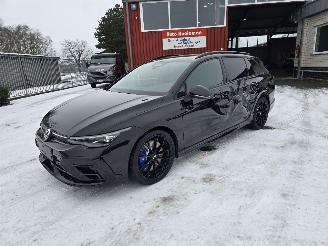 krockskadad bil auto Volkswagen Golf R 245 kW 4MOTION 2025/9