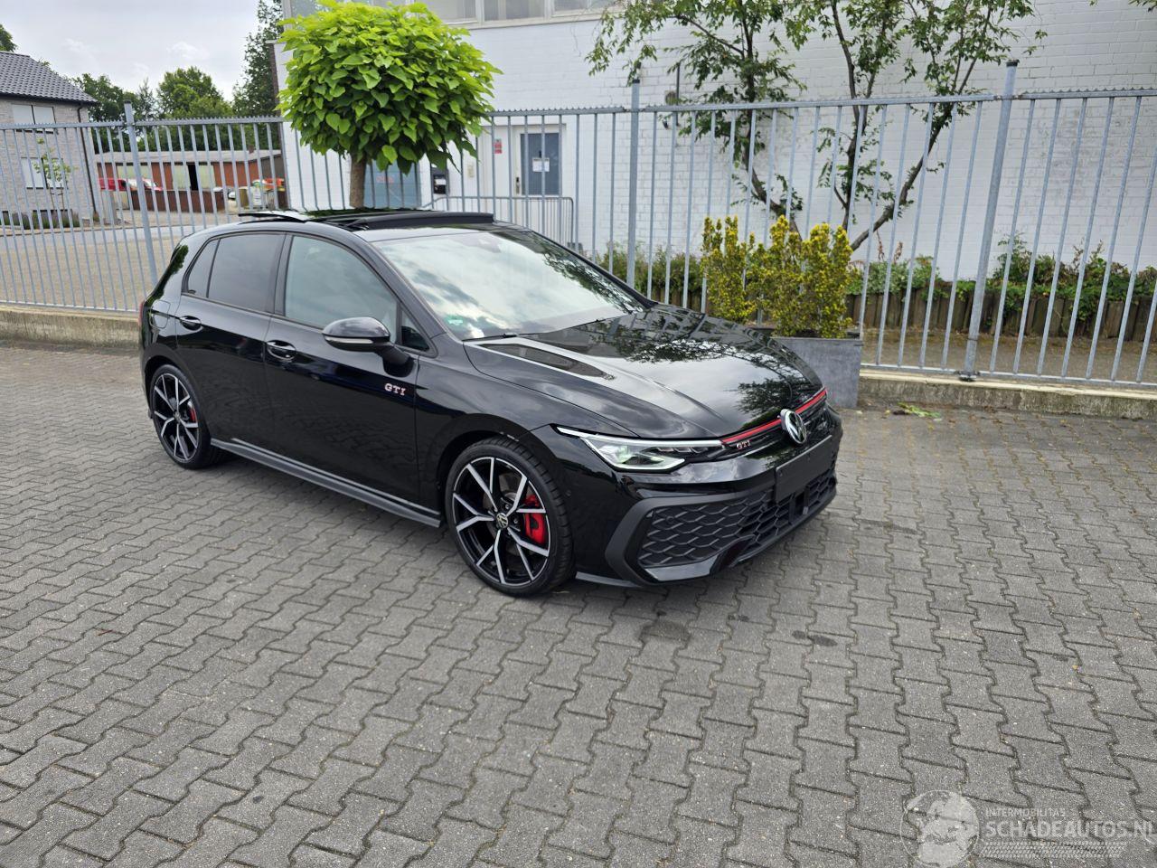 Volkswagen Golf GTI 195 kW Panorama