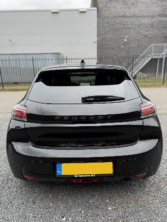 Peugeot 208 Allure picture 16