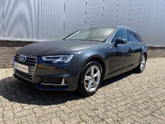 Damaged car Audi A4 Sport-Line Leer, Navi, Trekhaak, Dynamische verlichting 2019/7