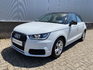 Damaged car Audi A1 1.0 TFSI Adrenalin Airco, PDC Achter, Stoelverwarming 2017/7