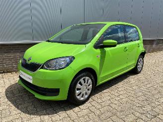 Damaged car Skoda Citigo 1.0 CNG Greentech Active Aardgas Benzine Parkeersensoren 2017/12