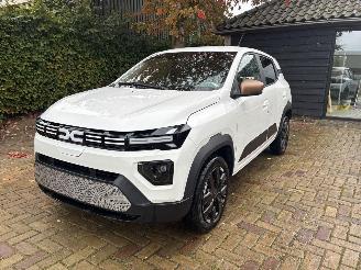 uszkodzony samochody osobowe Dacia Spring extreme 2025/5