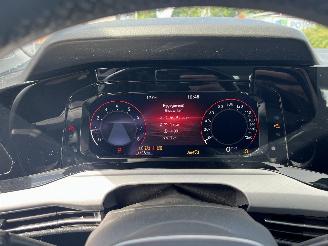 Volkswagen Golf 8 Variant 1.0 eTSI Automaat picture 15