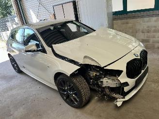 BMW 1-serie 118i M Sport picture 3