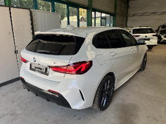 BMW 1-serie 118i M Sport picture 5