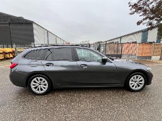 BMW 3-serie Touring 330e picture 8