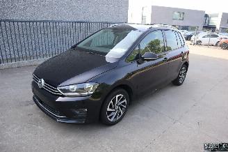 Vaurioauto  passenger cars Volkswagen Golf Sportsvan 1.2 BENZ 2017/6