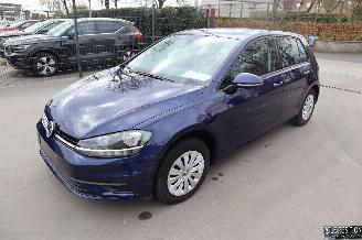 krockskadad bil auto Volkswagen Golf 1.0 BENZ 2020/2