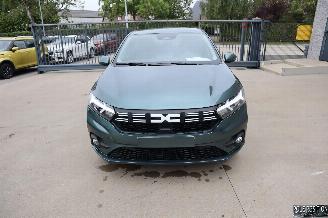 Damaged car Dacia Sandero 1.0 BENZ 2025/10