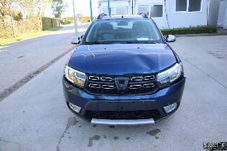 Schadeauto Dacia Sandero 0.9 BENZ 2020/8