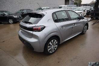 Peugeot 208 1.2 BENZ picture 3