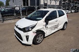 skadebil auto Kia Picanto 1.0 BENZ 2019/9