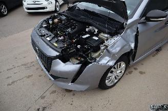 Peugeot 208 1.2 BENZ picture 16