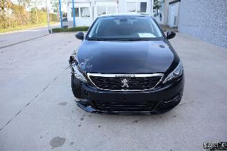 skadebil auto Peugeot 308 1.2 BENZ 2021/1