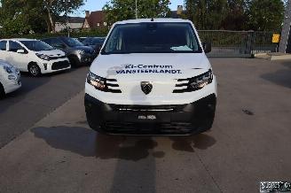 krockskadad bil bedrijf Peugeot Partner 1.5 HDI 2025/7