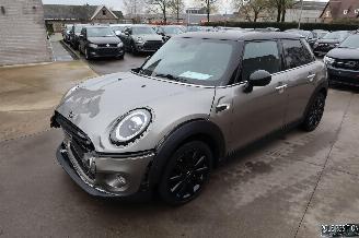 Voiture accidenté Mini Cooper 1.5 BENZ 2019/6