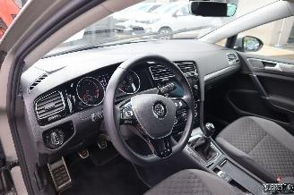 Volkswagen Golf 1.0 BENZ picture 8