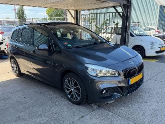 Unfallwagen BMW 2-serie 220i M PERFORMANCE PANO XENON 7 PERSOONS 2016/11