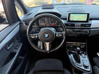 BMW 2-serie 220i M PERFORMANCE PANO XENON 7 PERSOONS picture 11
