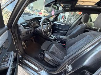 BMW 2-serie 220i M PERFORMANCE PANO XENON 7 PERSOONS picture 10