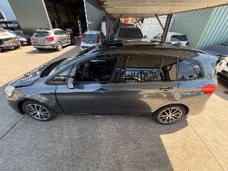 BMW 2-serie 220i M PERFORMANCE PANO XENON 7 PERSOONS picture 9