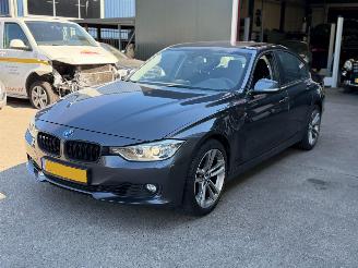 Avarii autoturisme BMW 3-serie 320i AUTOMAAT NAP XENON 2012/6