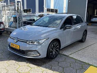Schadeauto Volkswagen Golf 1.5eTSI R LINE HUD IQ LIGHT 2021/6