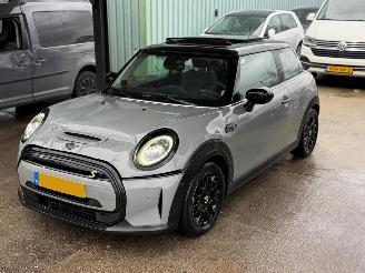 Avarii autoturisme Mini Electric 33kwh Xenon Led Pano Harman Kardon FULL ! NAP 2022/9
