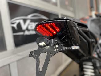 KTM 1290 Super Duke R Carbon picture 11