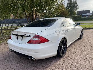 Schadeauto Mercedes CLS 500 lpg gas 63 amg uitgevoerd 2004/10