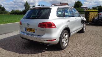 Volkswagen Touareg 3.0tsi hybrid  leer navi picture 6